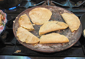 فیلم / کتک زدن مشتری به دلیل همراه نداشتن پول! 