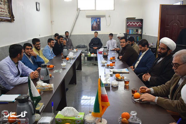 بررسی نقش حوزه علمیه امام صادق(ع) در انقلاب و دفاع مقدس