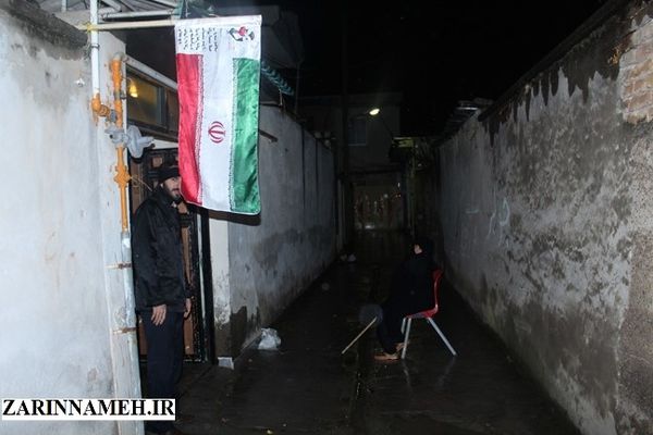 نصب پرچم مقدس ایران بر سر در منازل شهدای علی آباد کتول+ تصاویر