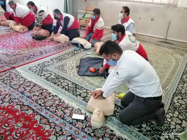 باز آموزی کمک های اولیه ۶۰ پرسنل مربی هلال احمر گلستان
