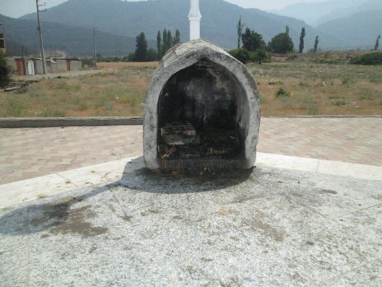 غبار کم توجهی بر مزار شهدای گمنام رامیان+ تصاویر