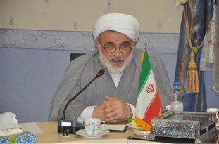 شهدا را در پاسداری از ارزشها الگوی خودمان قرار دهیم