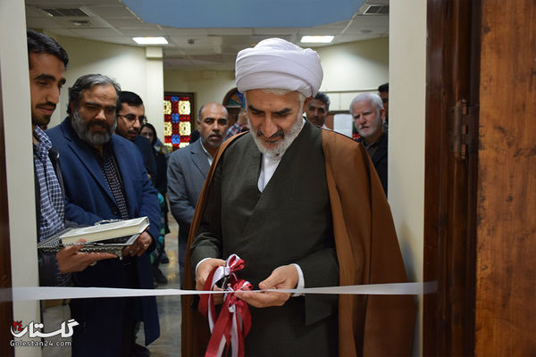 نمایشگاه پوستر با موضوع قیام خونین 5آذر+تصاویر