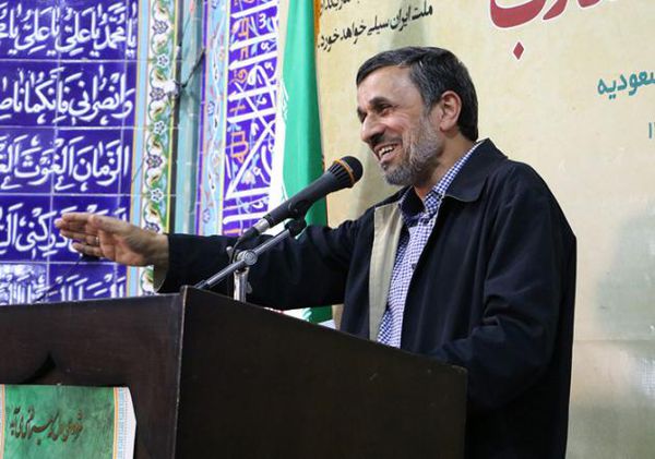 تصاویر/ احمدینژاد و ازدجام جمعیت در مسجد مسعودیه
