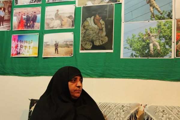 گزارش تصویری دیدار با خانواده قاسم غریب سومین شهید مدافع حرم استان گلستان