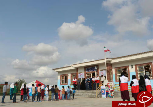 کمکهای خیر گلستانی یه دانش آموزان مناطق سیل زده