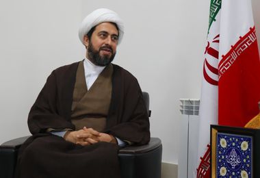 تمرکز دولت بر معیشت مردم باشد