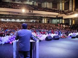 دانلود/ جشن دوسالگی دکتر سلام در خبر 20:30