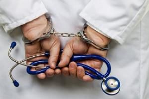 طبابت پزشک قلابی با مدارک هویت یک مرده