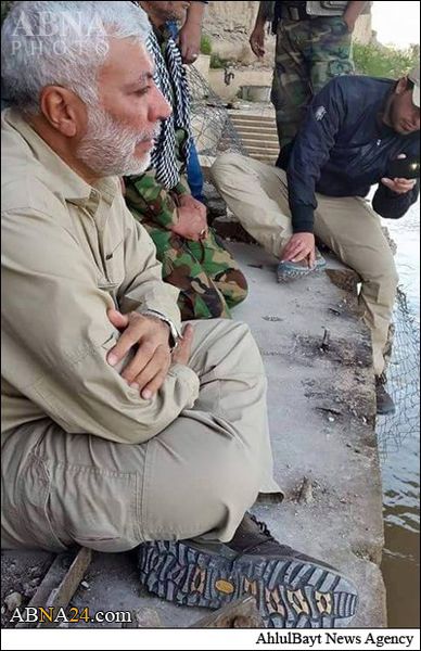 گریستن فرمانده نیروهای حشد شعبی در قتلگاه اسپایکر + عکس