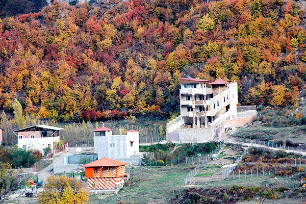 ریه های گرگان در محاصره ویلاها