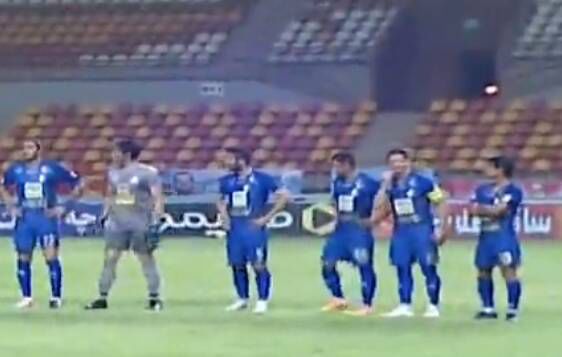 فیلم/ رعایت فاصله اجتماعی برای عکس تیمی
