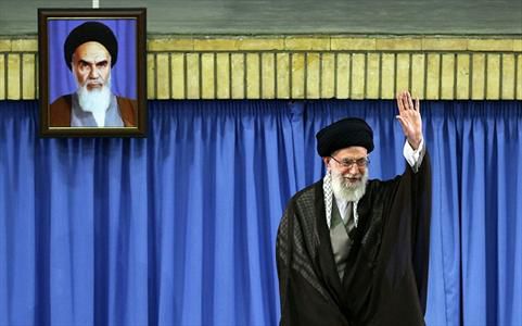 نفوذ فرهنگی و سیاسی دشمن بسیار خطرناکتر از نفوذ اقتصادی و امنیتی است
