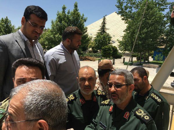 سردار غیب‌پرور، سردار سلامی و سردار پاکپور هم اکنون در مجلس