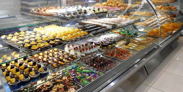 شیرینی هم به جمع کالاهای لوکس پیوست/ گرانی و کمبود مواد اولیه چالش جدی قنادان گلستانی در شب عید
