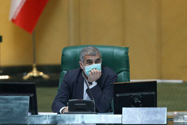 دولت برای ترخیص کالاهای اساسی از گمرک اقدام کند
