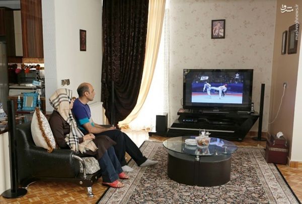 عکس/ پدر و مادر کیمیا در حال تماشای مسابقات