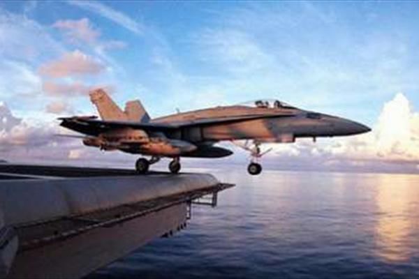 برخورد دو هواپیمای جنگی آمریکا بر فراز اقیانوس آرام