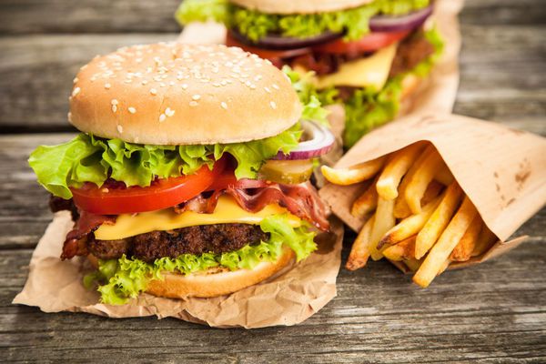 یک وعده غذایی پرچرب چه به روزگارتان می آورد