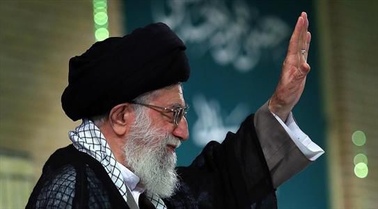 دستورالعمل رهبری به نیروهای مسلح/ توقع توقف پیشرفتهای دفاعی ابلهانه است