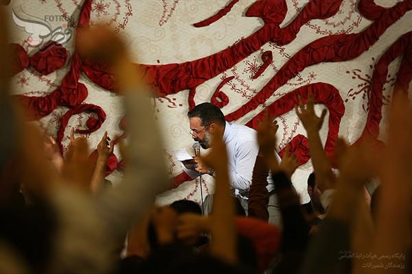 دانلود مداحی حاج محمود کریمی در حمایت از مدافعان حرم 