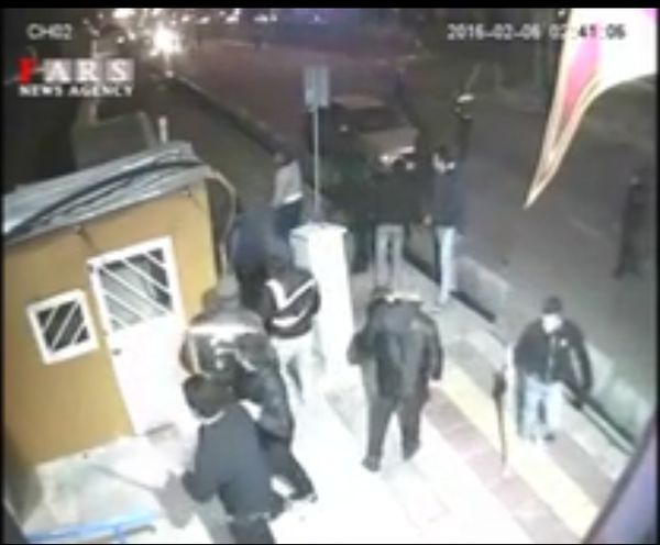 حمله شبانه ماموران شهرداری به کارگران یک کارواش +فیلم