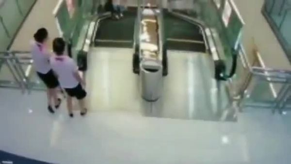 دانلود فیلم لحظه مرگ مرد 43 ساله در مترو