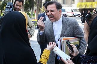 روحانی و دوستان ضربه‌گیرش با صنعت راه‌وساختمان مملکت چه کردند؟/ آخوندی با یقه باز!
