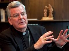  اسقف اعظم ، متهم به روابط هم‌جنس گرایانه