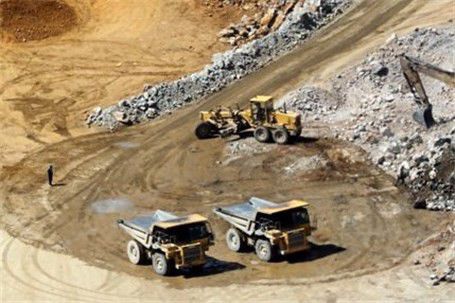 برداشت غیر مجاز معدن که برخوردی نمی شود
