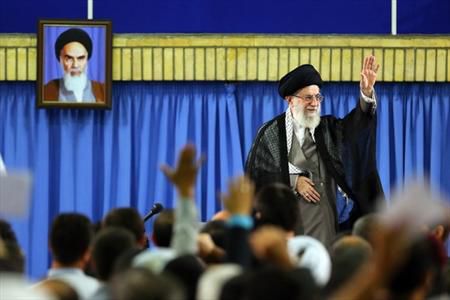 برخی گروههای اسلامی در بعضی کشورها جای دوست و دشمن را اشتباه گرفتند