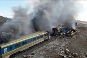 باقیماندن اجسادسوخته درواگن قطار حادثه دیده