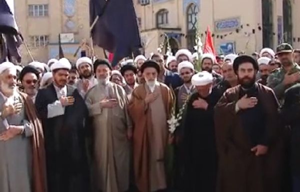 گلباران محل شهادت روحانی همدانی در حوزه علمیه آیت الله آخوند